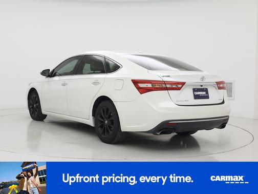 White 2016 Toyota Avalon XLE