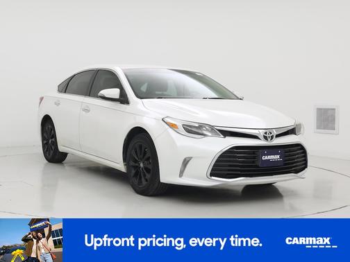 White 2016 Toyota Avalon XLE