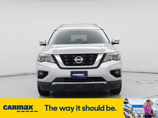 2017 Nissan Pathfinder SL