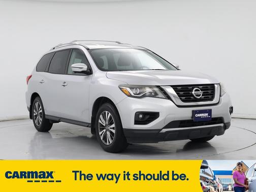 2017 Nissan Pathfinder SL