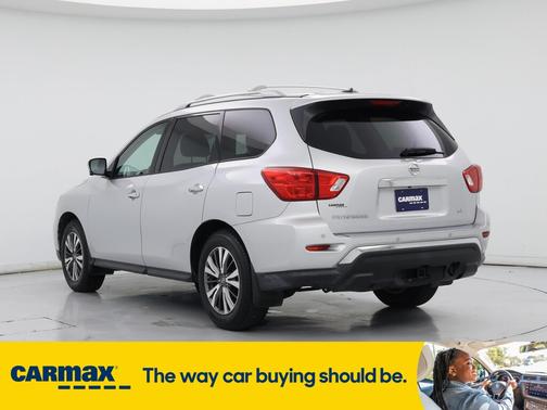 2017 Nissan Pathfinder SL
