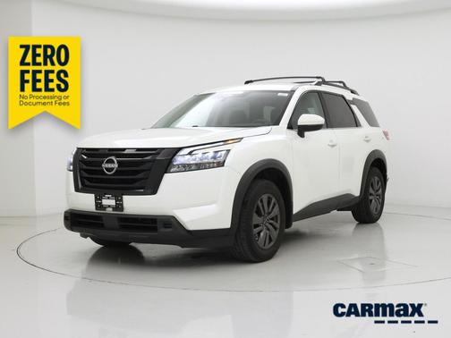 White 2023 Nissan Pathfinder SV