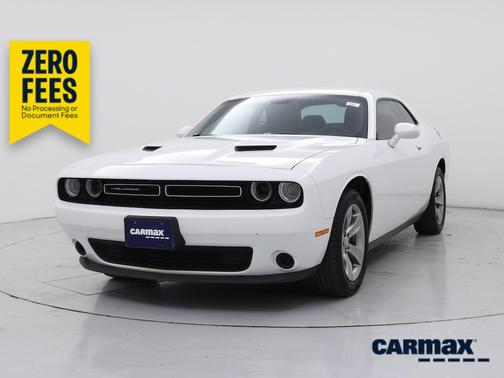 White 2016 Dodge Challenger SXT