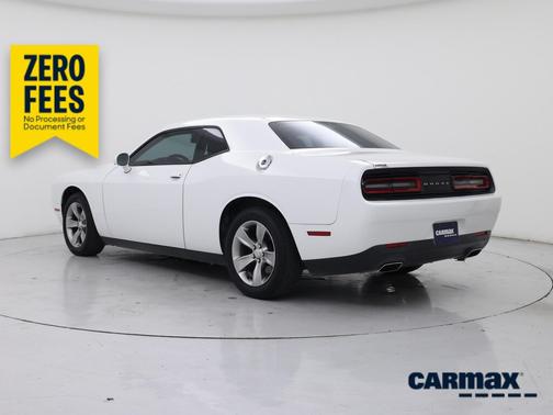 White 2016 Dodge Challenger SXT