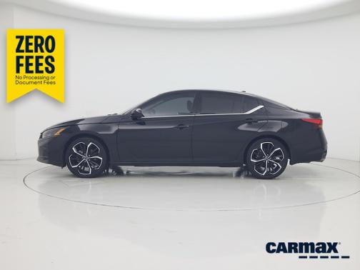 Black 2023 Nissan Altima SR