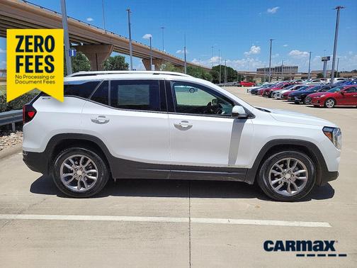 White 2022 GMC Terrain SLT