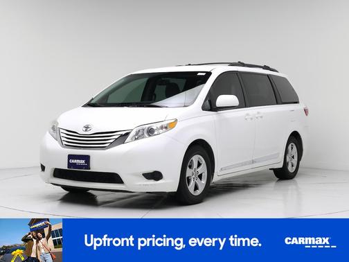 White 2015 Toyota Sienna LE