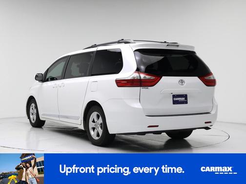 White 2015 Toyota Sienna LE