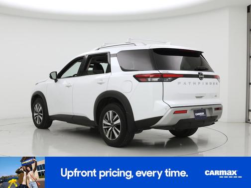 White 2025 Nissan Pathfinder SL
