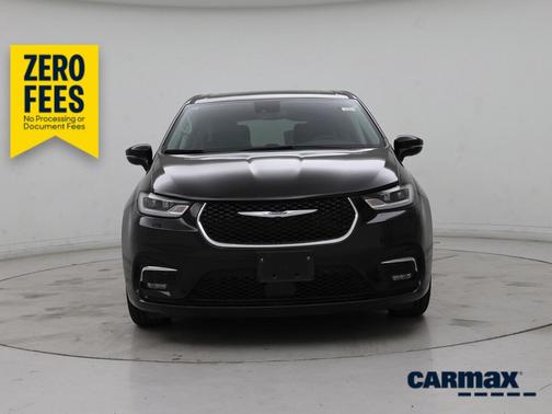 Black 2024 Chrysler Pacifica Limited