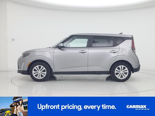 Gray 2024 Kia Soul LX