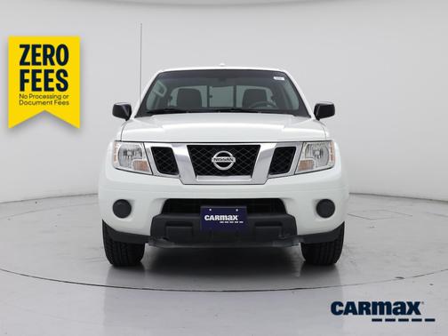 White 2017 Nissan Frontier SV