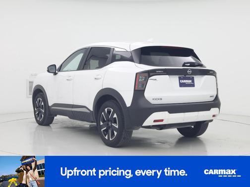 White 2025 Nissan Kicks SV