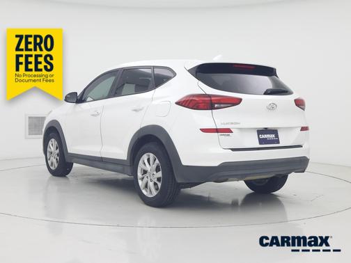 White 2019 Hyundai TUCSON SE