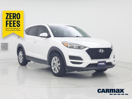 White 2019 Hyundai TUCSON SE