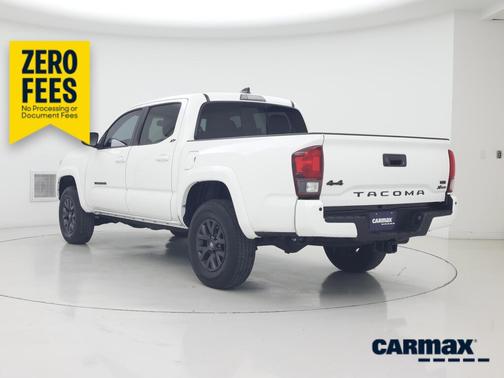 White 2022 Toyota Tacoma SR5