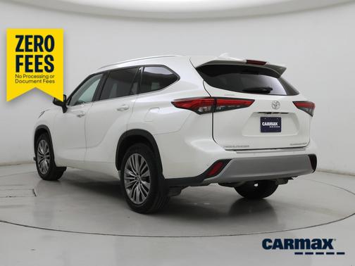 White 2021 Toyota Highlander Platinum