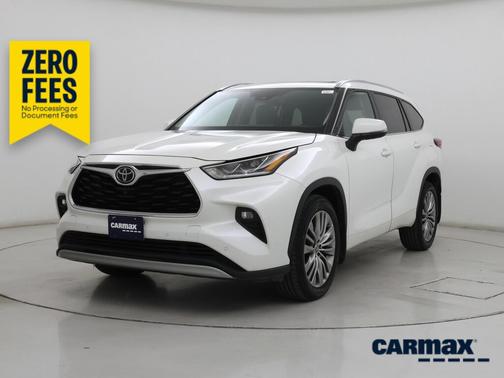 White 2021 Toyota Highlander Platinum