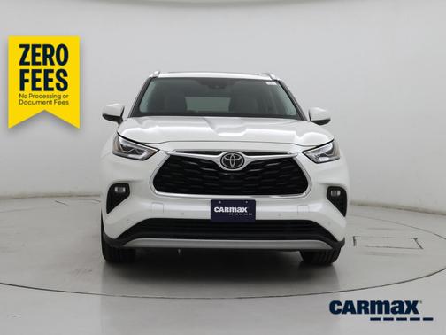 White 2021 Toyota Highlander Platinum