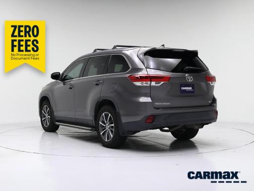 Gray 2019 Toyota Highlander XLE
