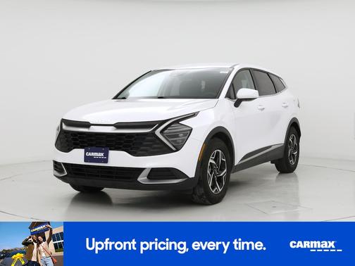 White 2025 Kia Sportage LX