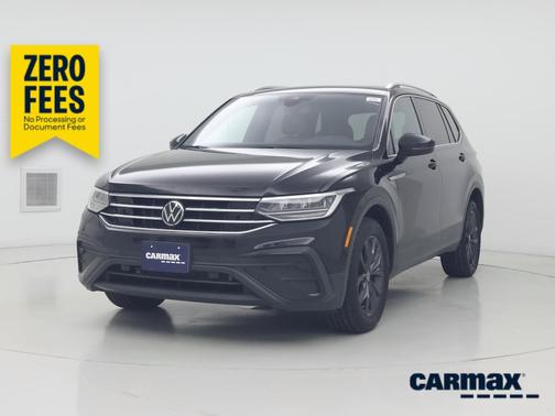 Black 2022 Volkswagen Tiguan SE