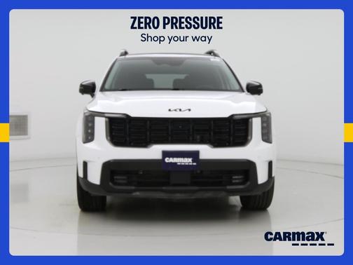 White 2025 Kia Sorento X-Line SX