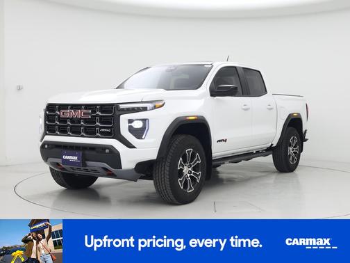 White 2025 GMC Canyon AT4