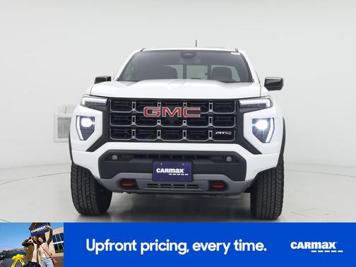 White 2025 GMC Canyon AT4