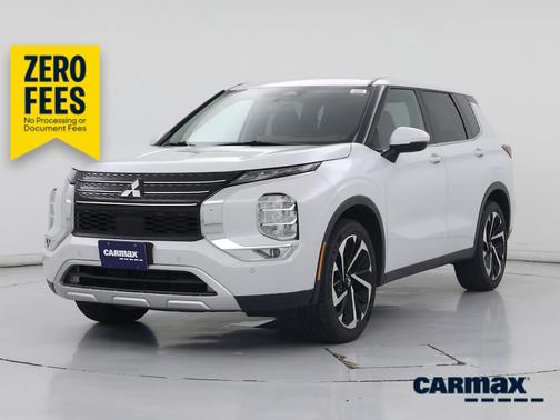 White 2024 Mitsubishi Outlander SE