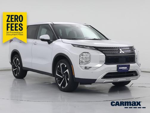 White 2024 Mitsubishi Outlander SE