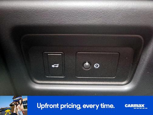 Silver 2019 Land Rover Range Rover Evoque SE