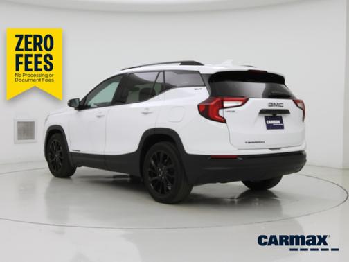 White 2024 GMC Terrain SLT