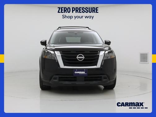 Black 2024 Nissan Pathfinder SV