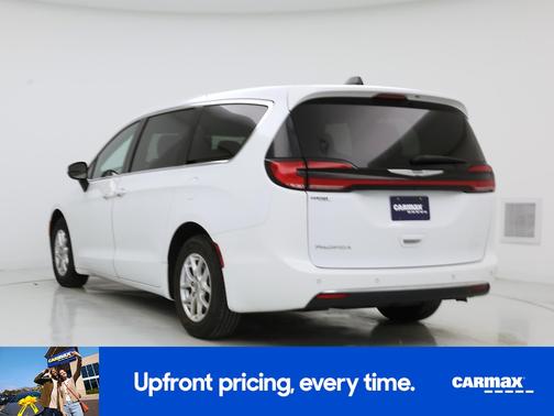 2023 Chrysler Pacifica Touring