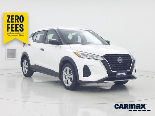 White 2024 Nissan Kicks S