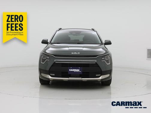Green 2024 Kia Niro EX