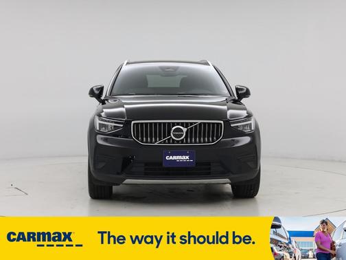 2025 Volvo XC40 B5 Core Bright Theme