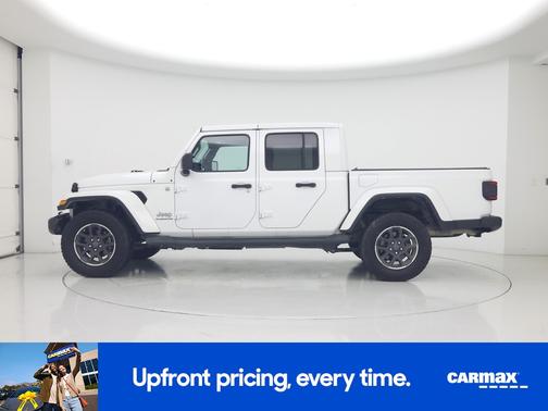 White 2022 Jeep Gladiator Overland