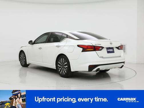 White 2023 Nissan Altima SV