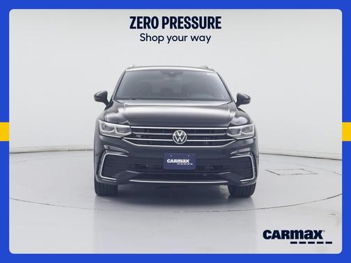 Black 2022 Volkswagen Tiguan SEL R-Line