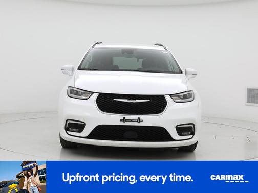 White 2022 Chrysler Pacifica Touring L