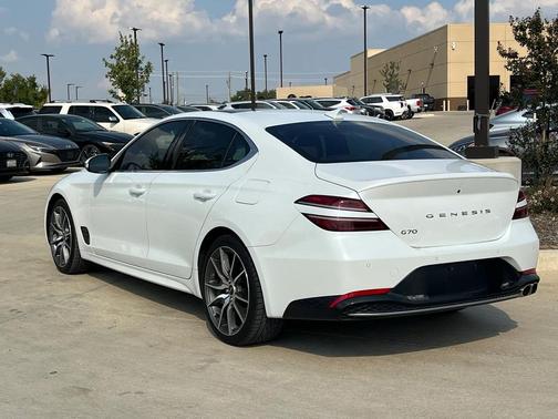 2022 Genesis G70 2.0T RWD