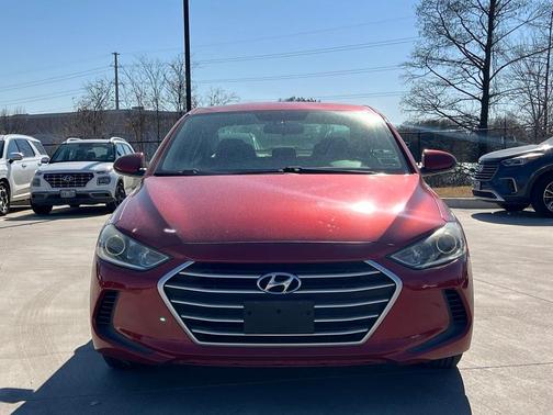 2017 Hyundai ELANTRA SE