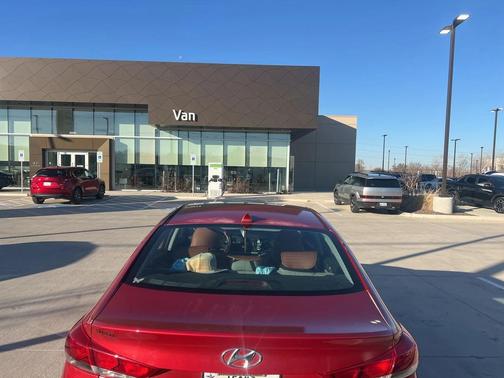 2017 Hyundai ELANTRA SE