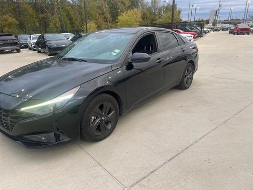 2021 Hyundai ELANTRA SEL