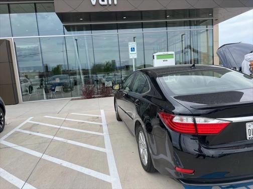 2014 Lexus ES 300h Base
