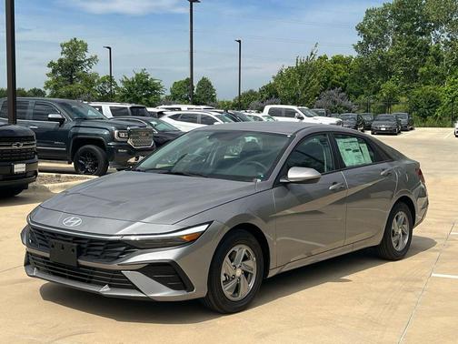 Fluid Metal 2026 Hyundai ELANTRA SE