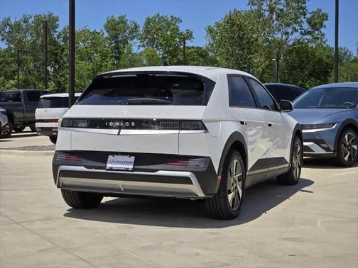 2025 Hyundai IONIQ 5 SE