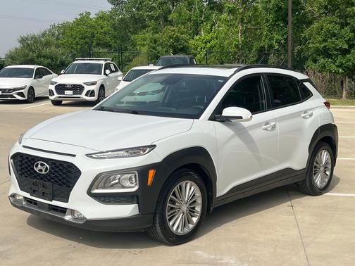 Chalk White 2018 Hyundai KONA SEL